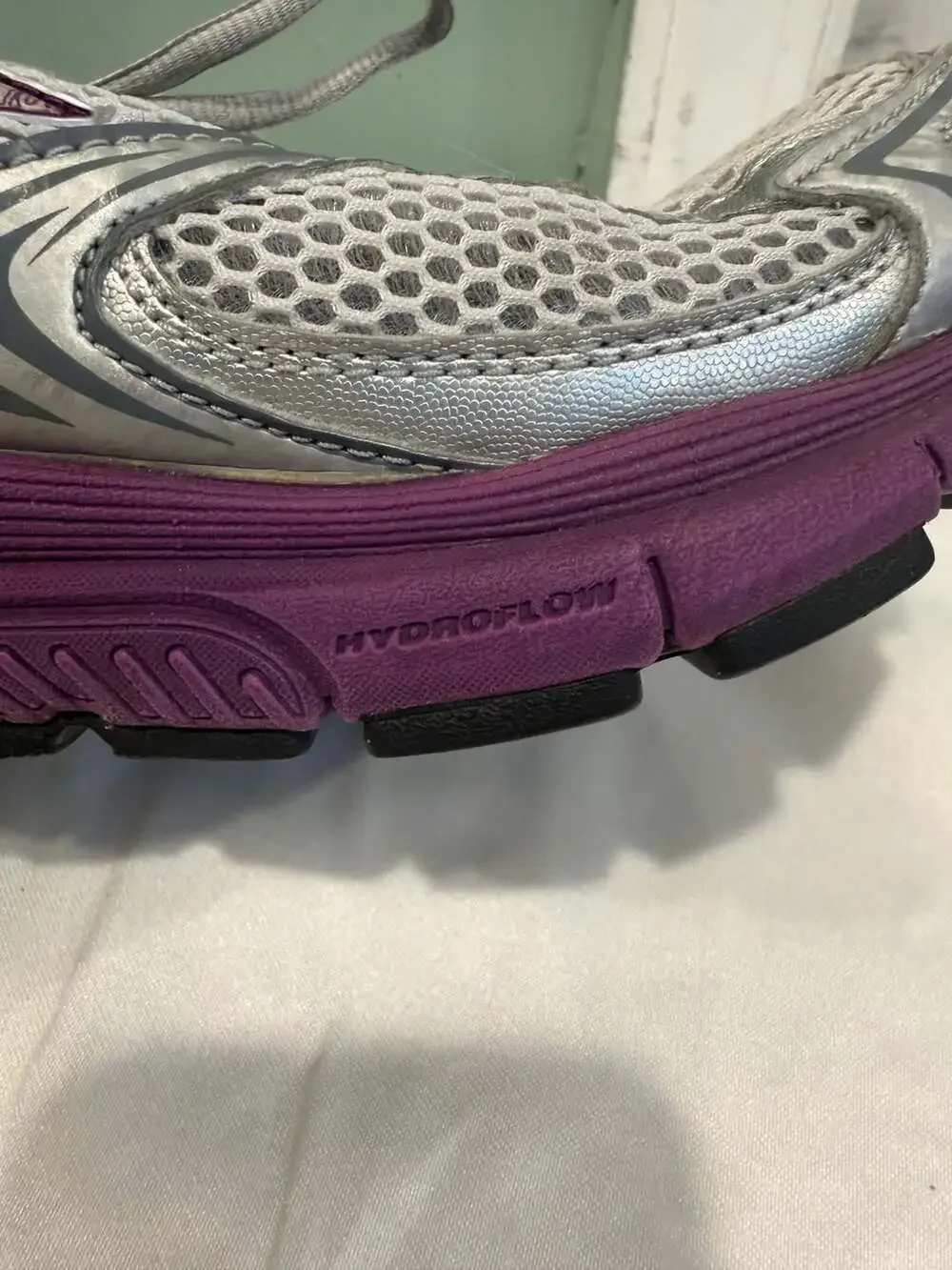 Brooks - Picture 5 of 10